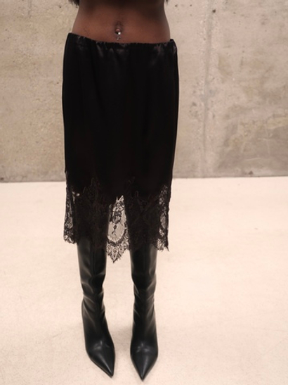 Темно-шоколадная сатиновая юбка Coline с кружевом