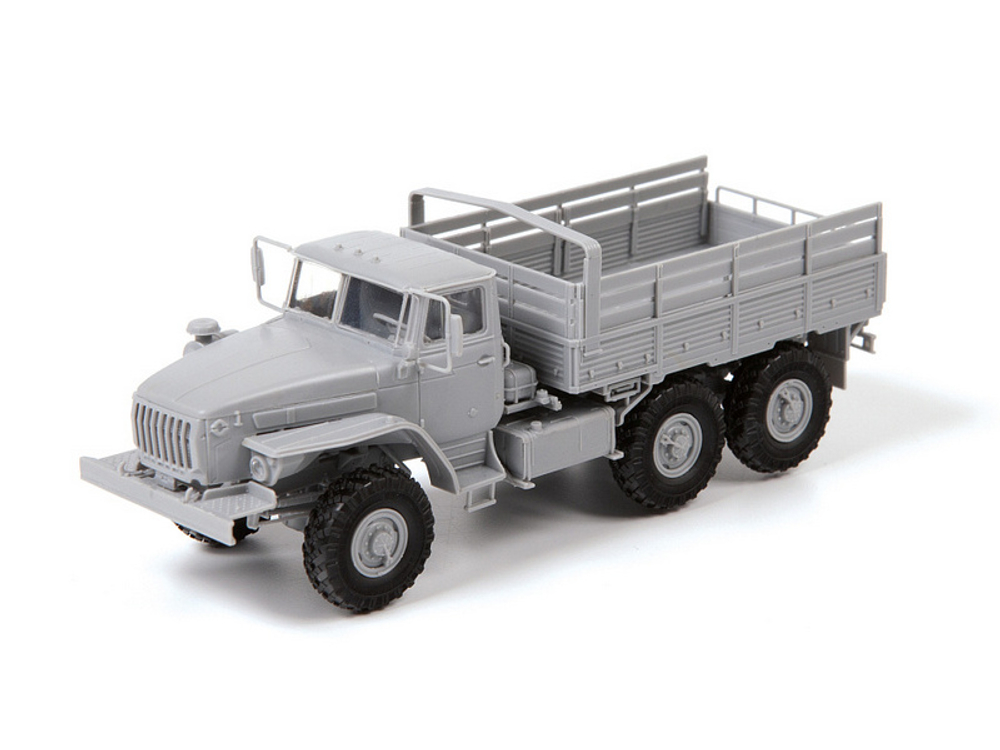 Сборная модель ZVEZDA Российский армейский грузовик "Урал-4320", 1/72