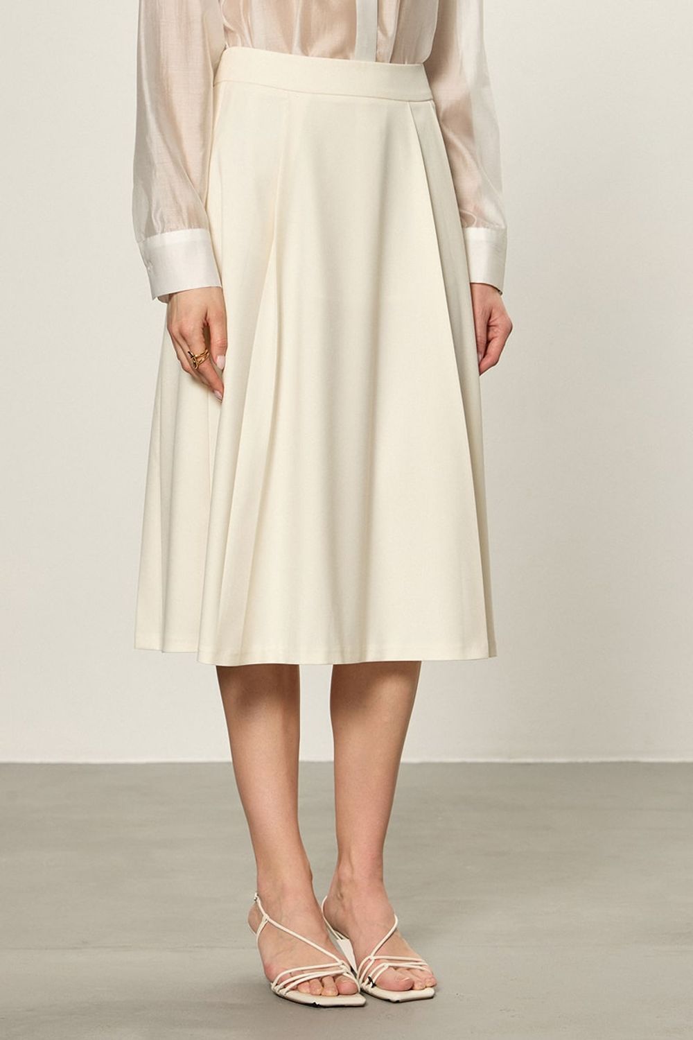 Юбка со складками молочная вискоза