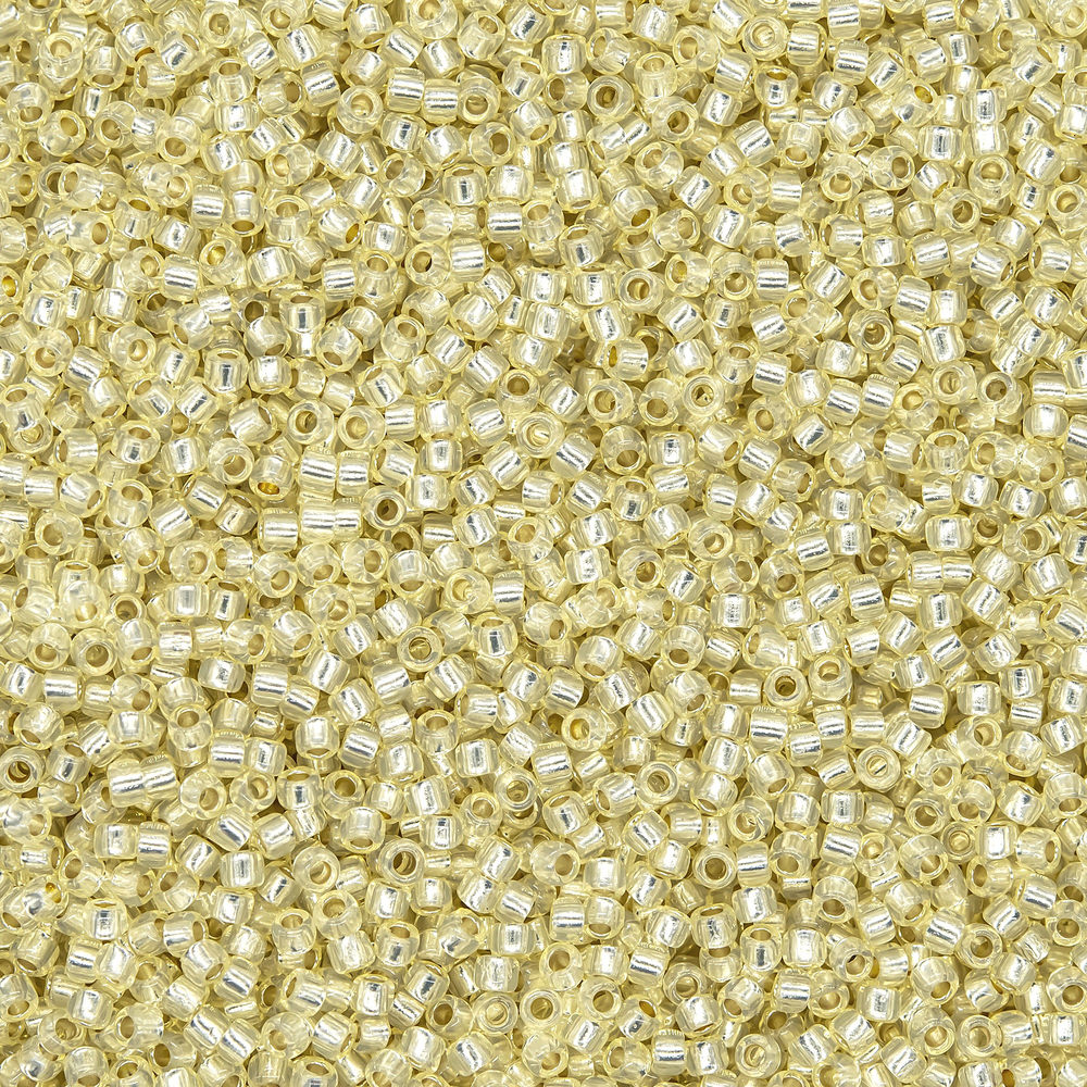 Японский бисер TOHO Round 15/0 (№PF2109), с внутренним серебрением, полупрозрачный глянцевый