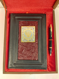 Набор "Ежедневник "Герб РФ" (златоустовская гравюра) из натуральной кожи со съемной обложкой и ручкой Parker"