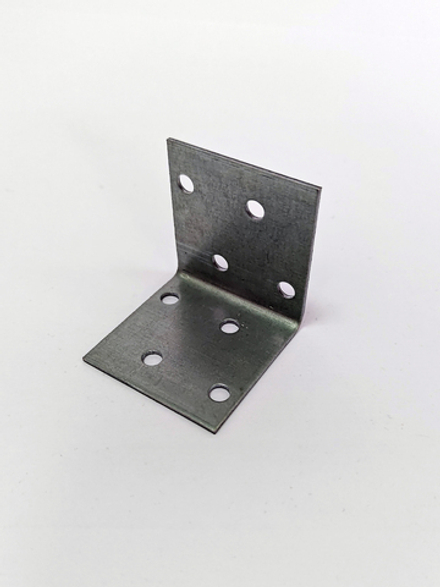 40х40х40 ОЦ. Крепежный уголок равносторонний (100)