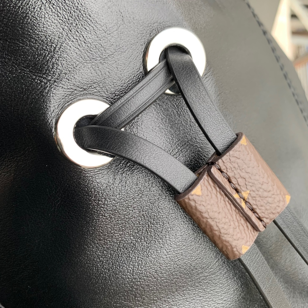 Louis Vuitton Off Duty Vibe MM