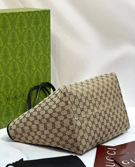 Сумка-тоут двухсторонняя Gucci Totissima