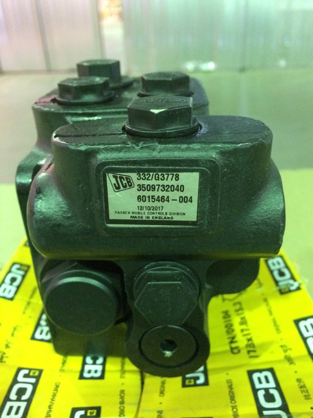 Клапан приоритета | 332/G3778 | JCB