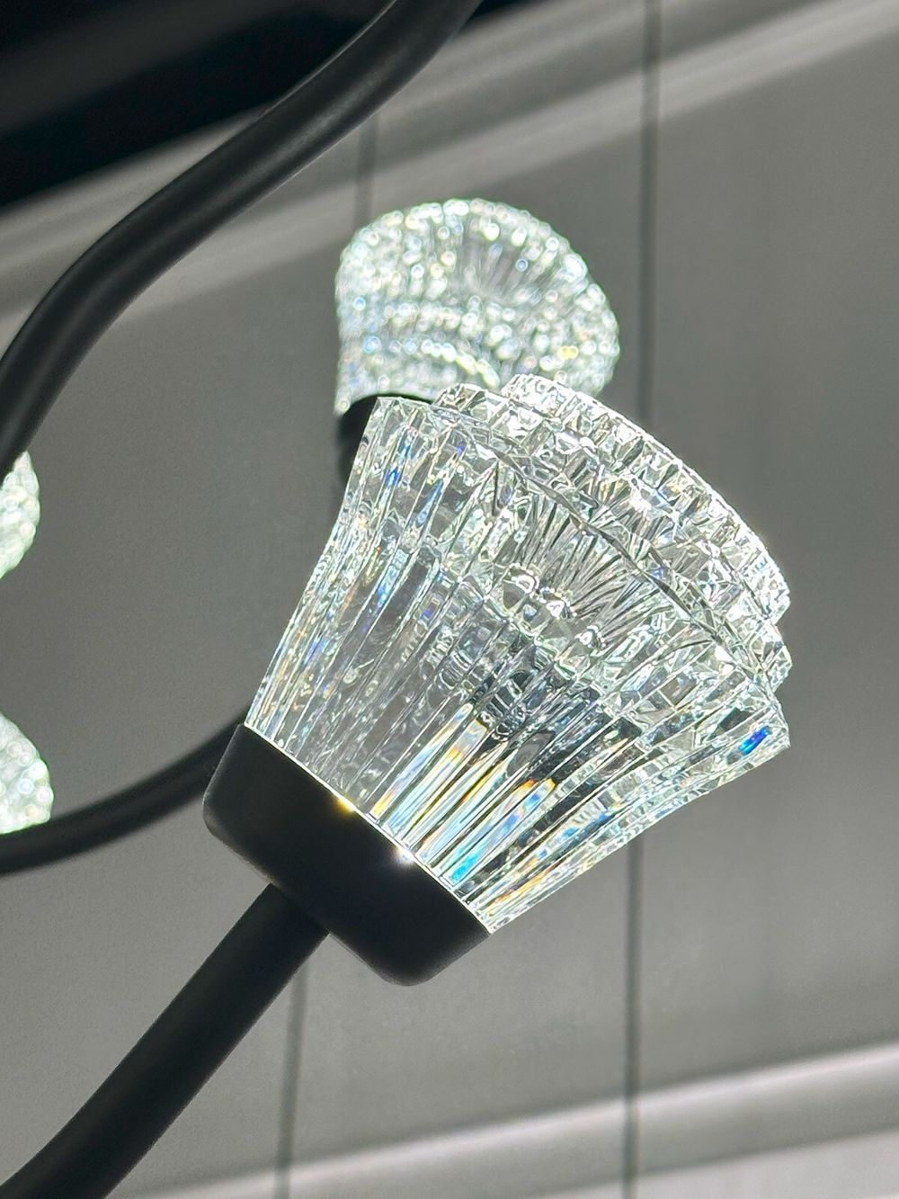 Люстра P0550-18A black