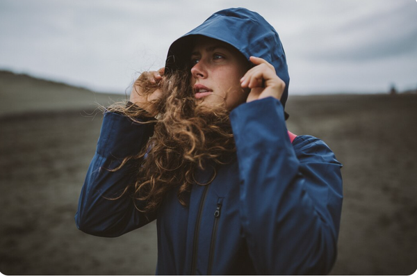 Весенние куртки и ветровки: топ-модели от ведущих брендов