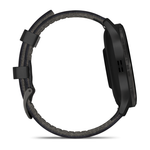 Спортивные часы Garmin Venu 3, 45 мм, чёрный кожаный ремешок, чёрный силиконовый ремешок Безель из нержавеющей стали сланцевого цвета, корпус чёрного цвета, AMOLED-дисплей со стеклом Gorilla Glass. Ремешок с классической застёжкой — на запястье обхватом 1