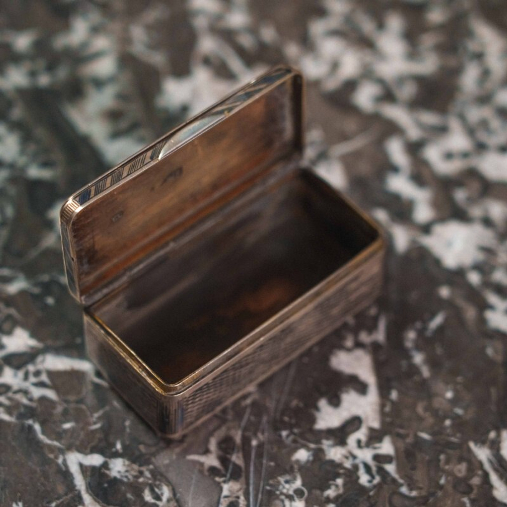 Серебряная табакерка