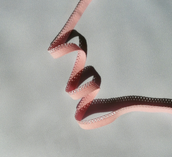 Ажурная тонкая резинка нежно розовая 10 мм