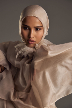 Шарф шелковый бежевый