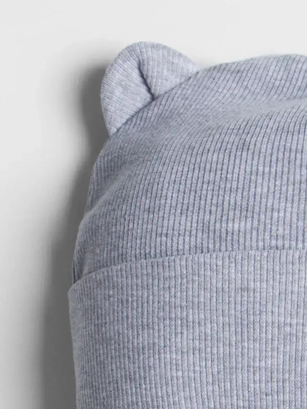 Шапка детская осенняя на завязках и снуд