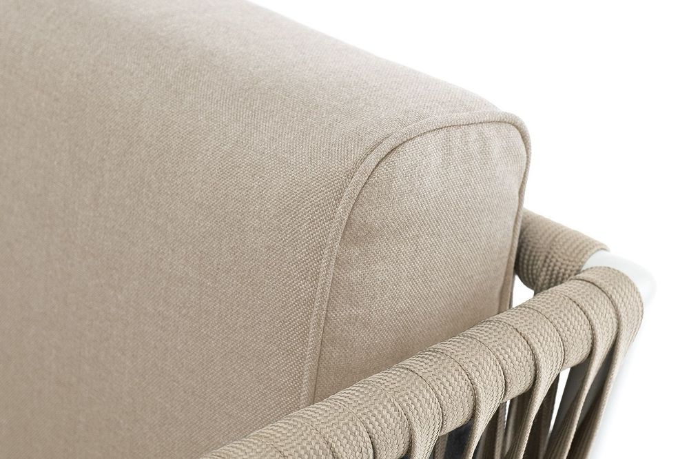 "Касабланка" кресло плетеное из роупа, основание дуб, каркас алюминий светло-серый (RAL7035) муар, роуп серо-коричневый 23мм, ткань бежевая 052