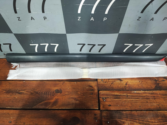 Накладка двери передней левой Skoda Yeti Новая Оригинал 5L0853515A