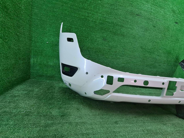 Бампер передний Toyota Land Cruiser 300 (21-нв)