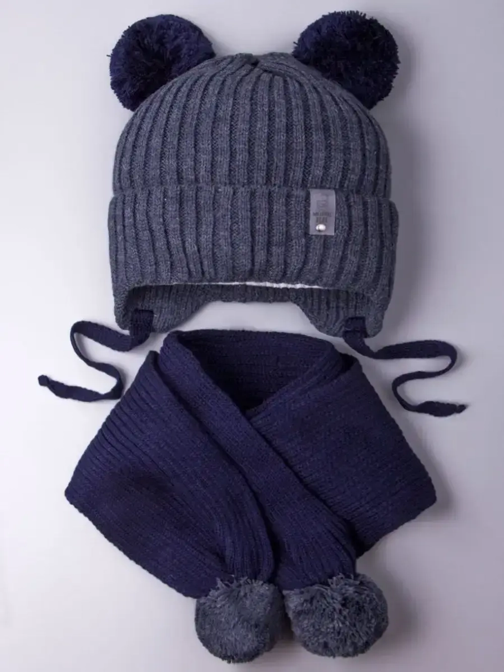 Шапка детская осенняя и шарф с ушками