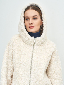 Шуба женская из шерсти мериноса чебурашка тедди, белая, SilverFox