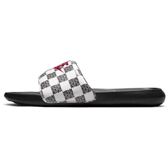 Nike Victori One 'Black White Red'