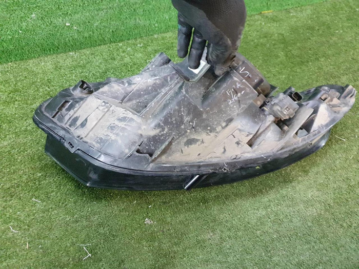 Битая Фара правая Ford EcoSport (2012-2018) галоген