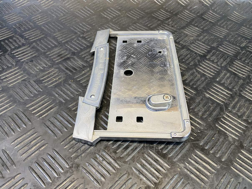 Рамка номера Suzuki Intruder VS750 VR51A