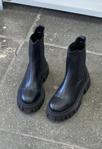 Ботинки // Lily // Black