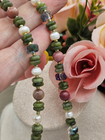 Комплект украшений авторский из натуральных камней и речного жемчуга. Колье и браслет "Нежный букет".