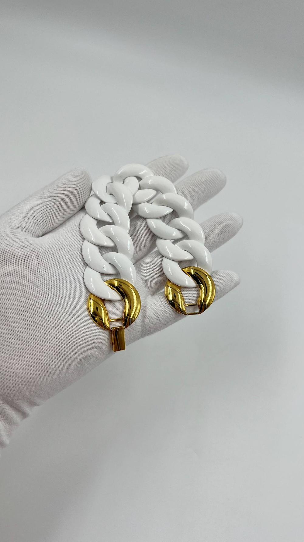 Браслет с белой эмалью Monet