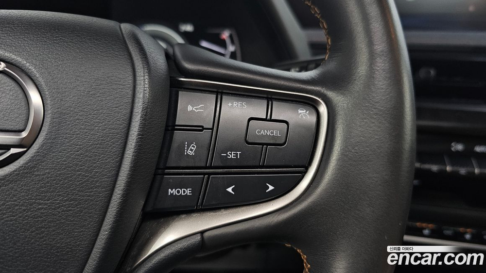 Lexus UX250h 2.0 2WD (08.2019)