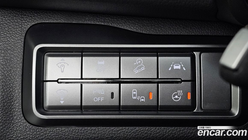 KG Mobility (Ssangyong) Very New Tivoli Бензин 1.5 2WD (04.2020)