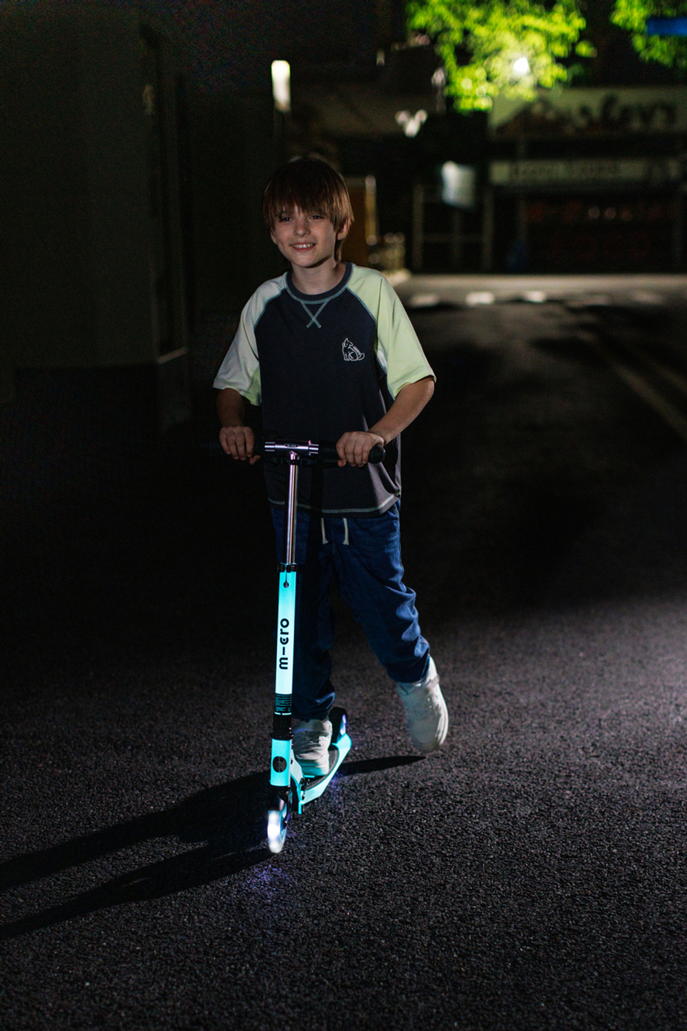 Самокат Micro Sprite Glow (светится в темноте) LED, белый