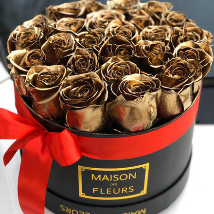 Золотые розы в коробке Maison Des Fleurs