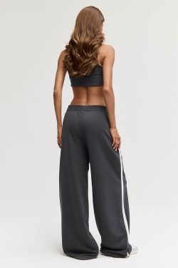 Широкие джоггеры без начеса с лампасами цвета антрацит