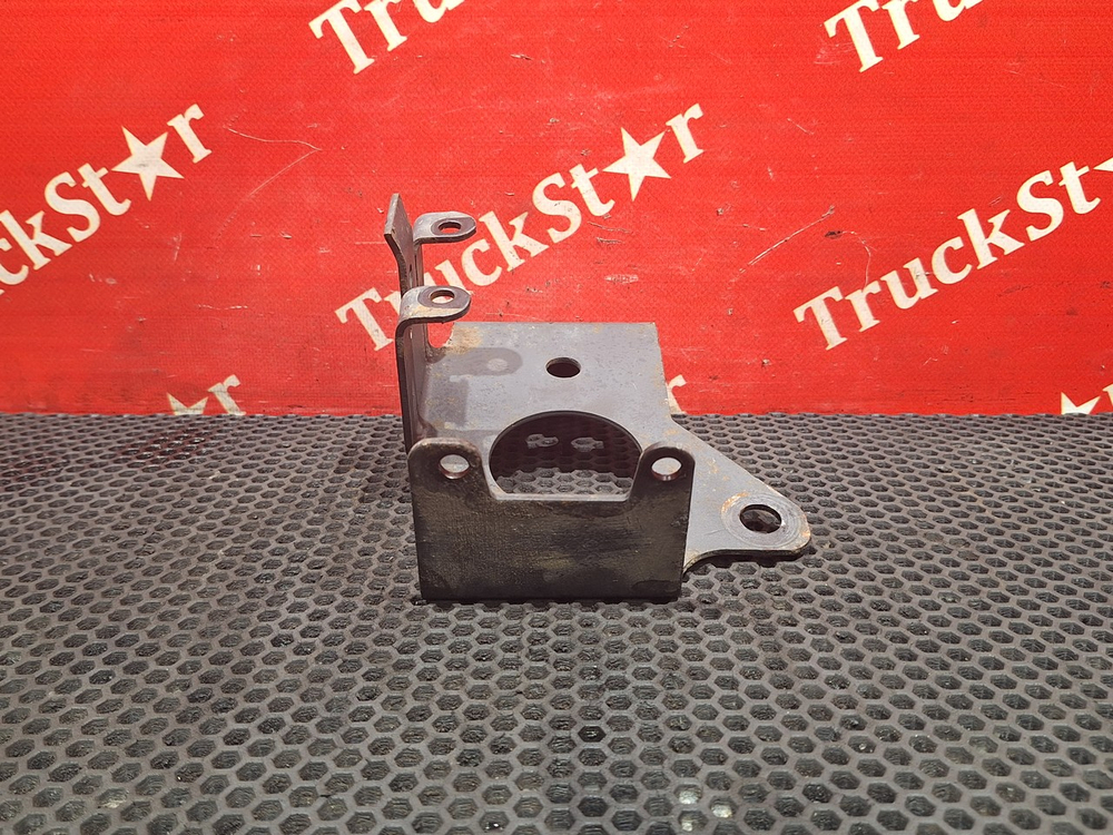 Кронштейн ускорительного клапана