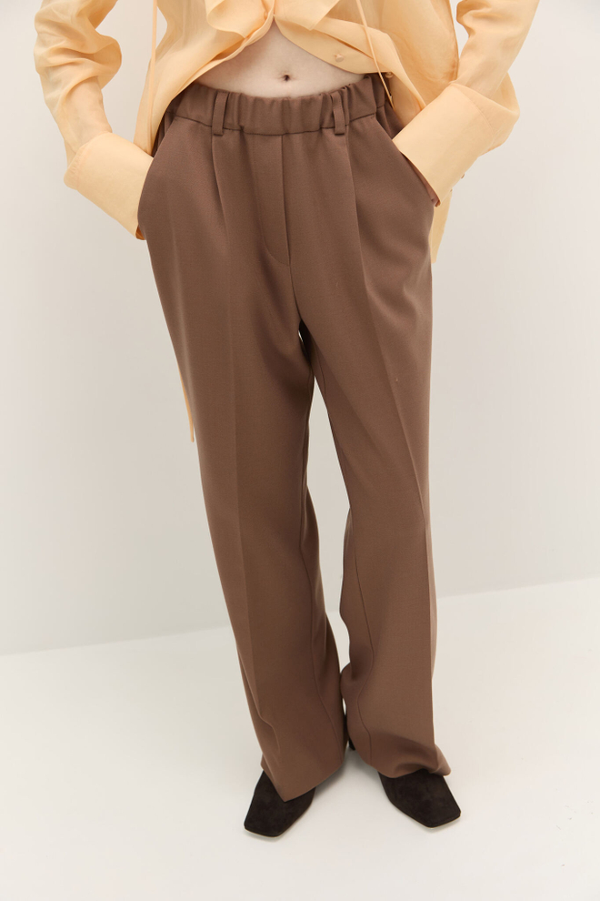 Брюки на резинке прямые