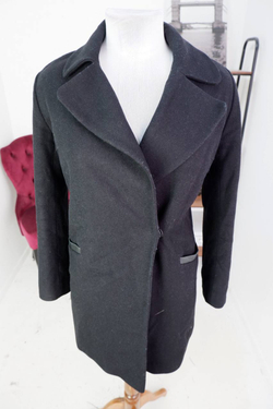 Пальто Asya Malbershtein стильное, маркировка XS, визуально на 40 размер