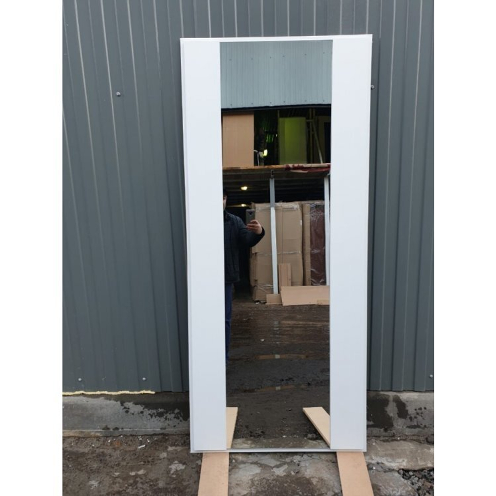 Входная металлическая дверь с зеркалом Лекс New Line Соната Бетон темный /  №61 Софт  белый