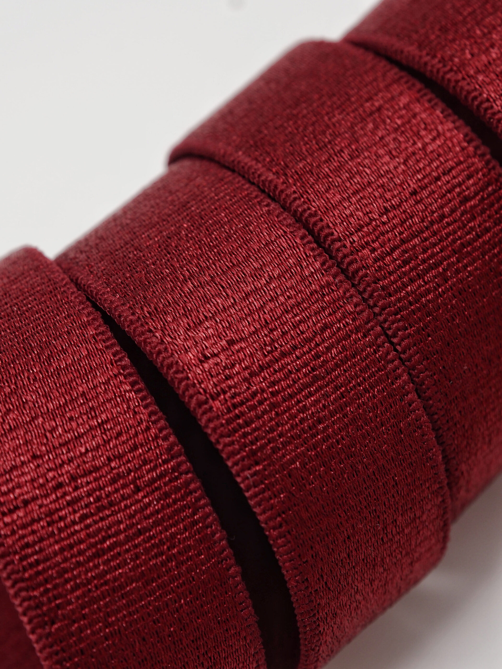 Резинка бретелечная бордовая глянцевая ширина 15 мм