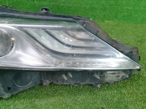 Битая Фара правая Toyota Camry xv70 (2017-2021) LED