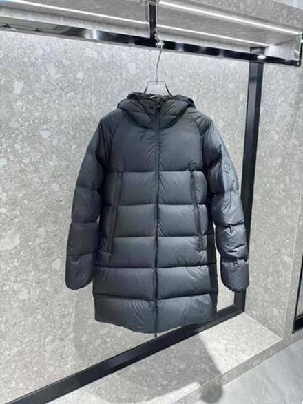 Пуховик Moncler