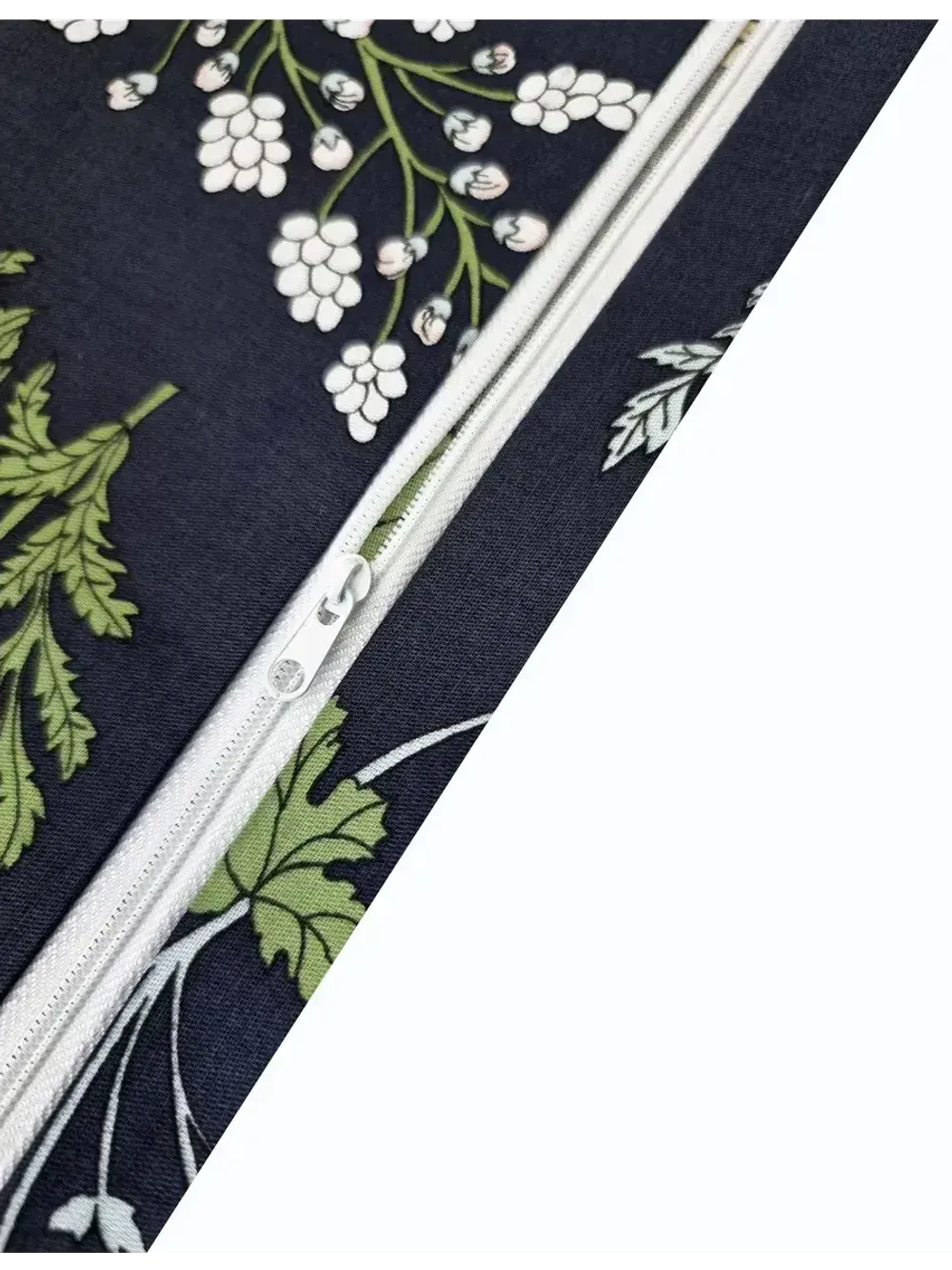 Постельное белье "Botany" евро наволочки 50х70 2шт Простынь на резинке 180х200 см Пододеяльник 200х215 см Сказка сатин