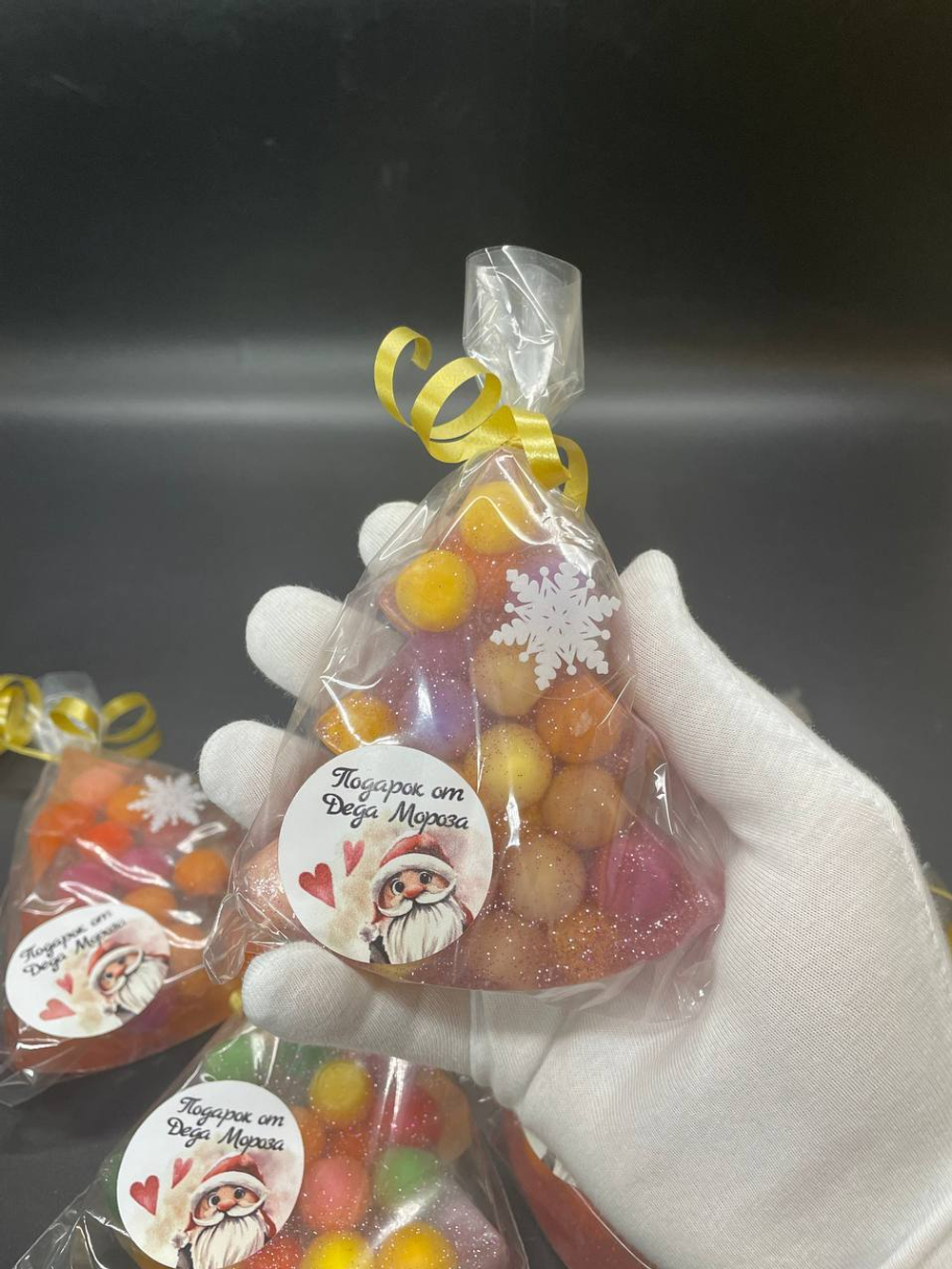 Ароматическое мыло ручной работы Елочки с шариками внутри