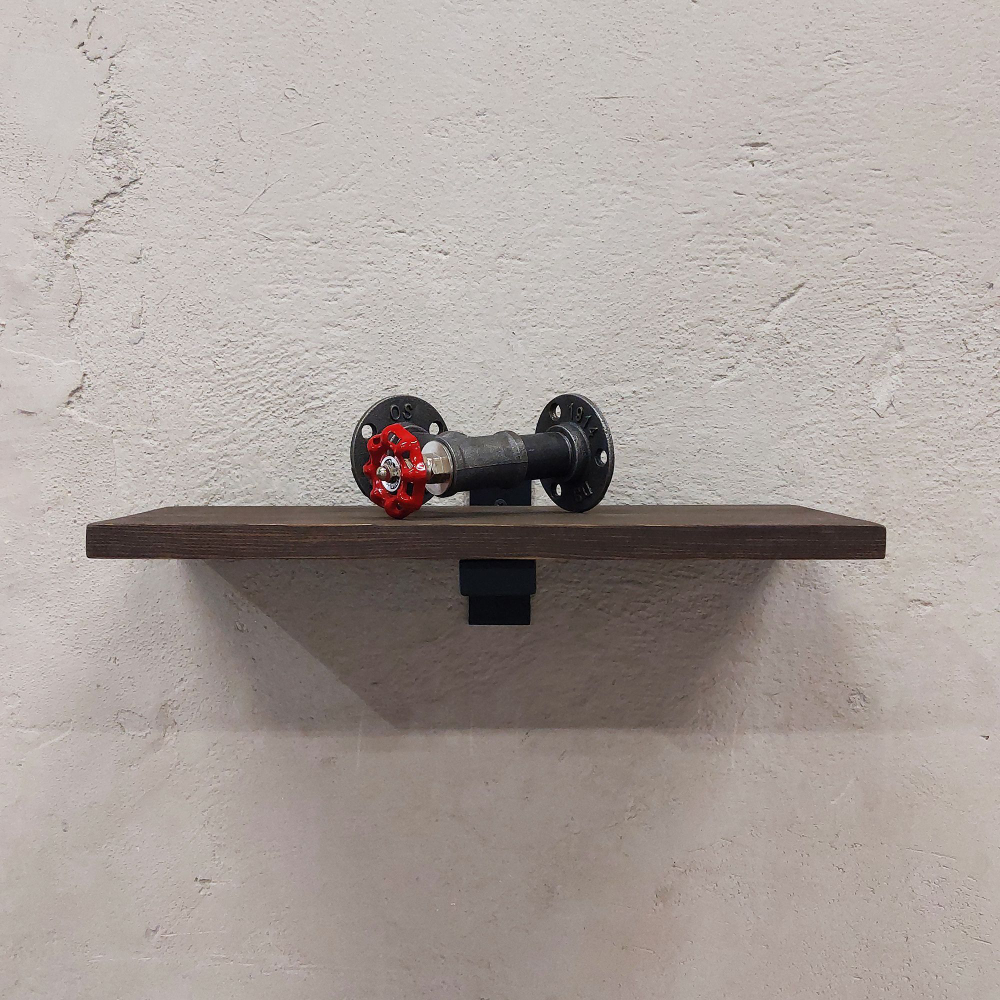 Настенные полки из натурального дерева в стиле Лофт