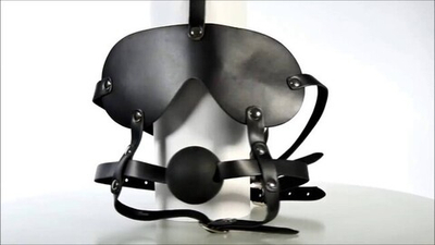 Кожаная маска с кляпом (Цвет: черный с серебряным)