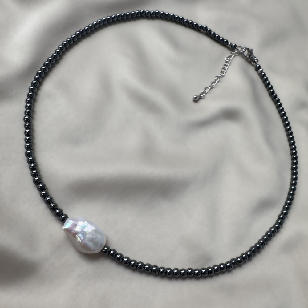 Чокер «Графит и Перламутр» из гематита с барочной жемчужиной