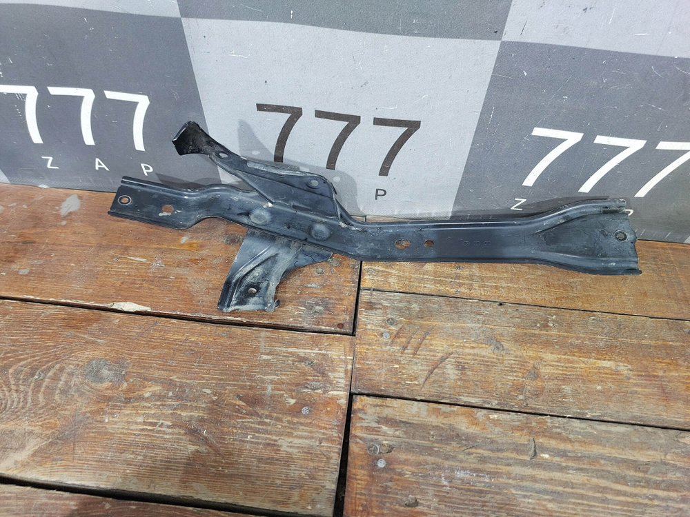 Кронштейн замка капота Toyota RAV4 IV (XA40) 12-19 Б/У Оригинал 5208542050