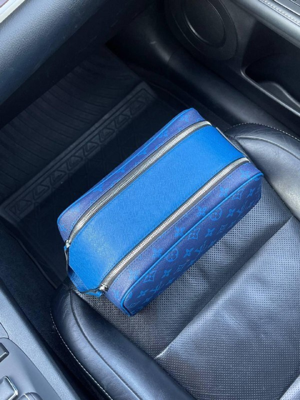 Нессер Louis Vuitton