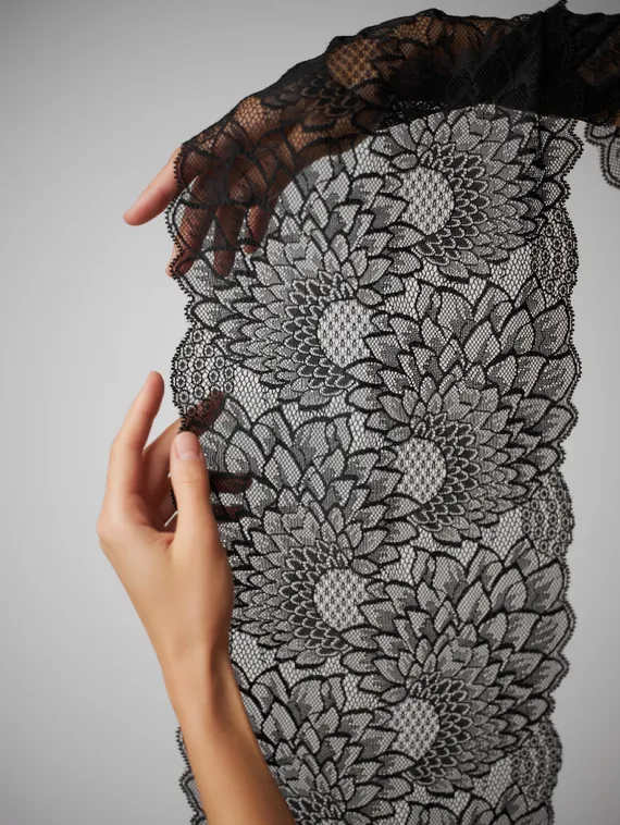 2164 Кружево эластичное 22 см, Италия, райская птичка, черный