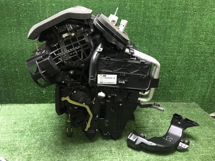 Корпус отопителя LR Discovery Sport (2019-н.в.)