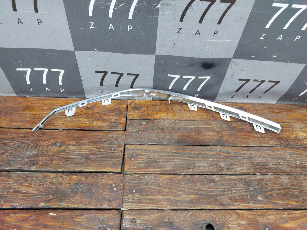 Молдинг переднего бампера правый Geely Atlas Pro 21-нв Б/У Оригинал 8891573320