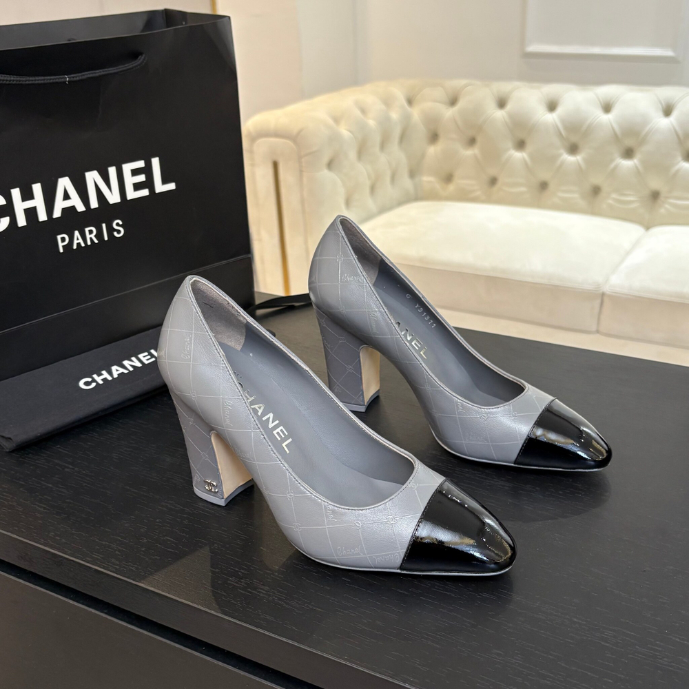 Chanel Pumps